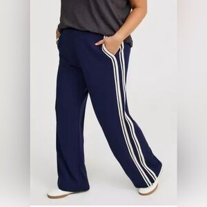 Pre-Loved Torrid Navy Track Pants Size: 2x Regular Length